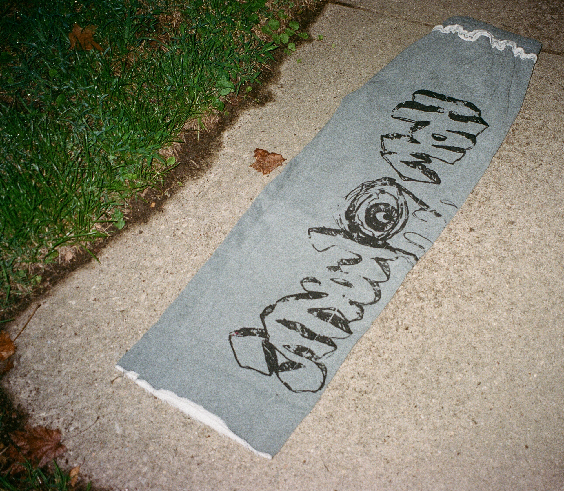How "Eyeronic" Sweatpants